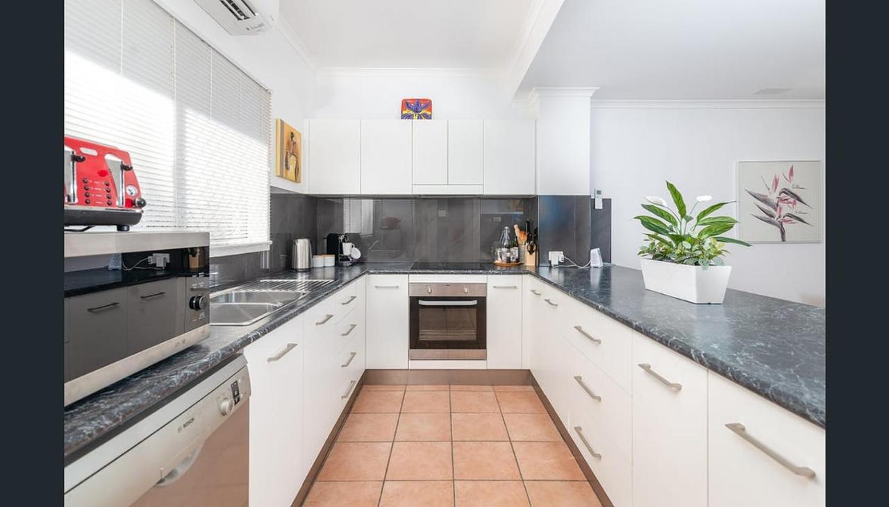 Modern 2 Bedroom Townhouse - Four Mile Beach Escapes Port Douglas Dış mekan fotoğraf