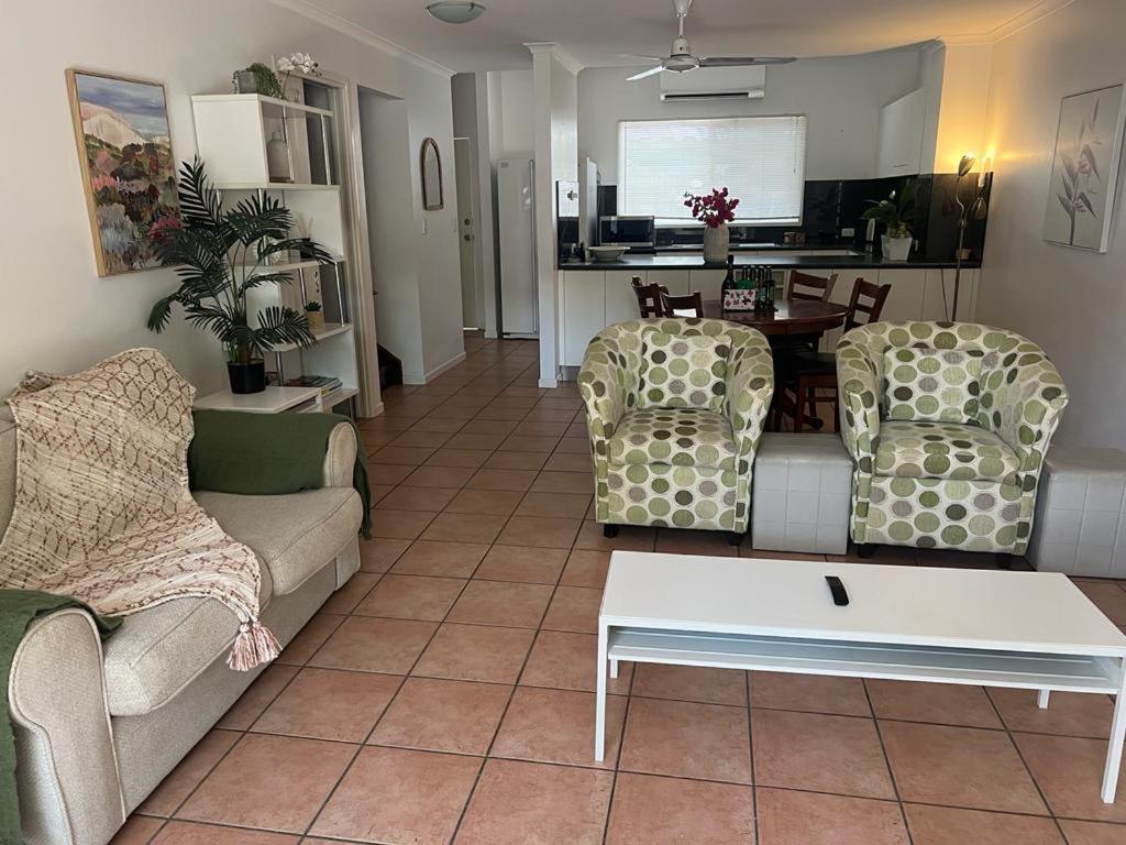 Modern 2 Bedroom Townhouse - Four Mile Beach Escapes Port Douglas Dış mekan fotoğraf